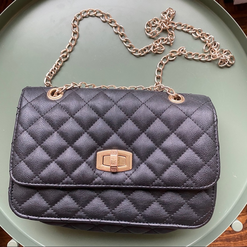 Express black quilted purse adjustable chain strap